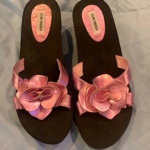 Cute pink sandals size 10 NWT Steven Madden